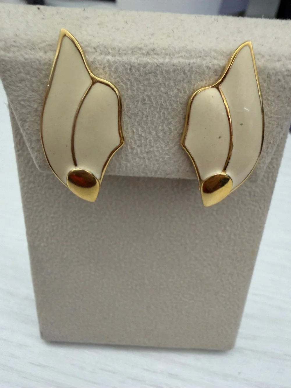 Monet Cream and Gold Leaf Clip Earrings
